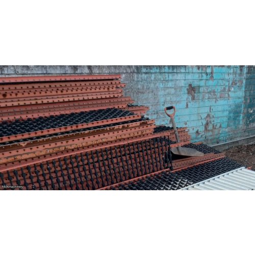 PARTE: 12343-6 - TRANSPORTADOR RODILLOS - RECTOS - RUEDAS PLASTICO NEGRAS - METAL ROJO