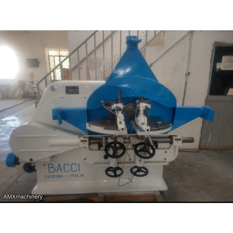 ESPIGADORA SEMIAUTOMATICA DE 2 MESAS CON GRADOS. MOTORES DE 5 HP Y 2 HP